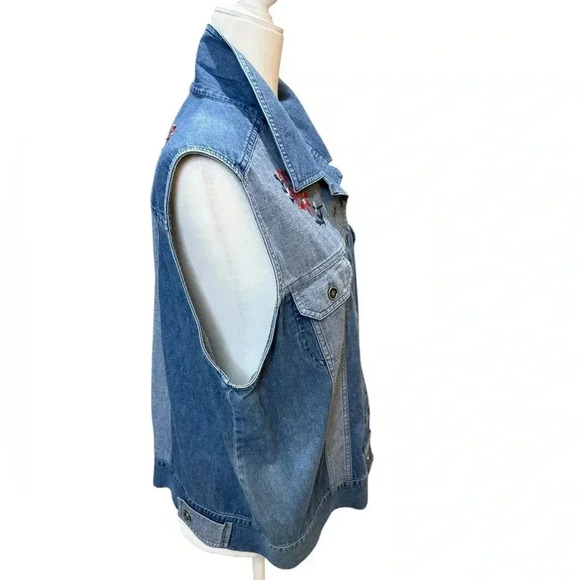 Karen Scott Sport Two Tone Denim Embroidery Vest Size XL - Picture 4 of 5